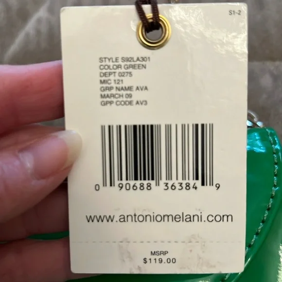 Antonio Melani Green Ava convertible Clutch or Shoulder Bag w/ gold chain strap - Picture 17 of 17